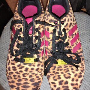 Adidas torsion leapord print